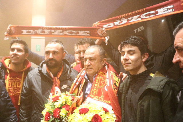 Galatasaray’a Bolu’da Coşkulu Karşılama
