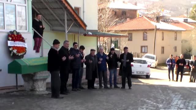Ukrayna’da Öldürülen Tır Şoförünün Cenazesi Defnedildi – Bolu