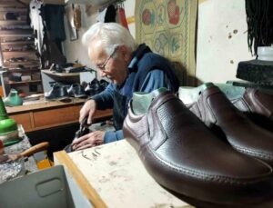 Bolu’da 79 yaşındaki ustanın 70 yıllık meslek aşkı