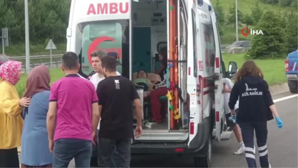 Bolu’da iki araba çarpıştı: 9 yaralı
