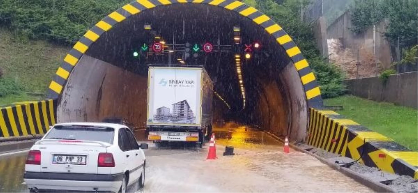 Bolu Dağı Tüneli’nde Yağmur Nedeniyle Ulaşım Aksadı