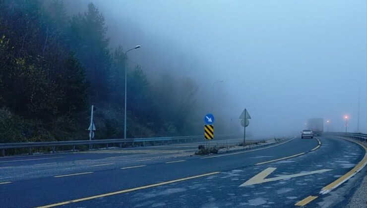 Bolu Dağı’nda Sis Görüş Aralığını Düşürdü