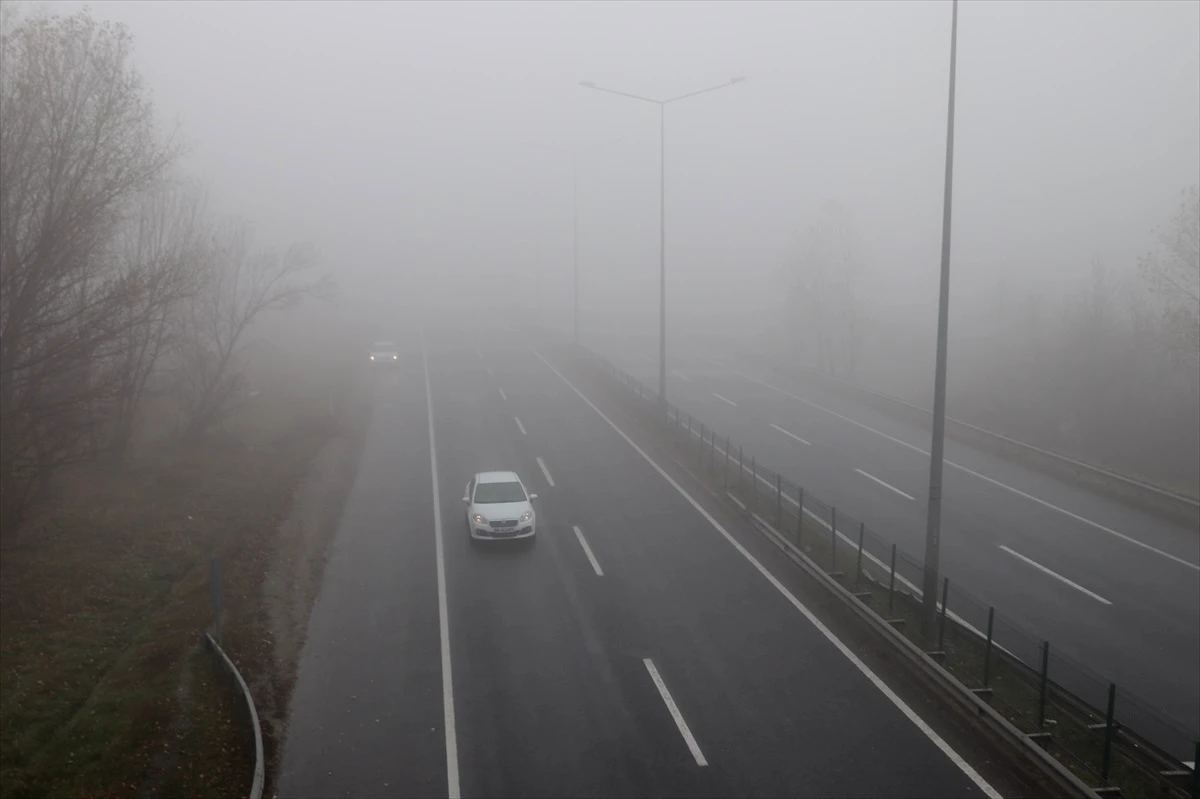 Bolu ve Düzce’de Sis Tesirli Oldu