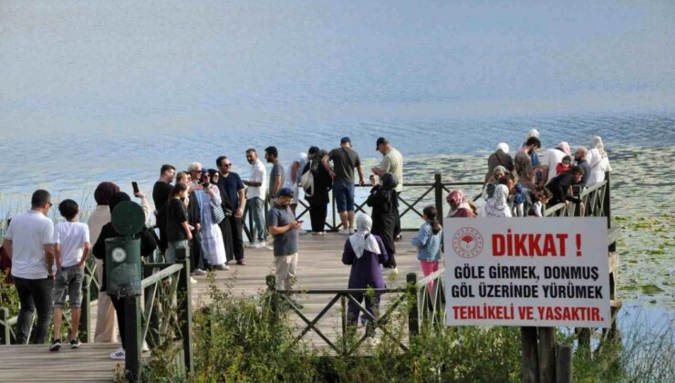 Abant Gölü Ulusal Parkı’nda Tatilci Yoğunluğu