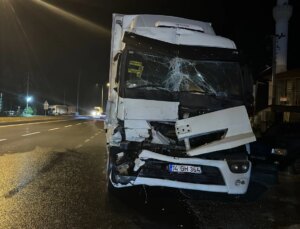Bolu Dağı’nda freni tutmayan tır taksiye çarptı: 1 yaralı