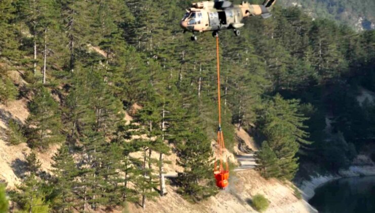 Bolu’da 72 Saatte Denetim Altına Alınan Orman Yangınına Helikopterlerden Takviye