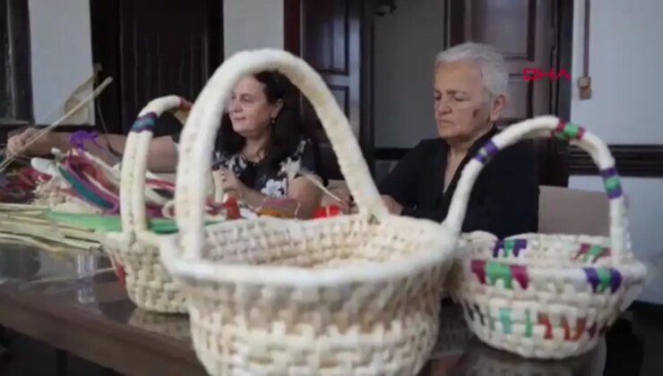 Bolu’da Bayanlar Göldeki Sazlardan Sepet Örerek Aile Bütçelerine Katkı Sağlıyor