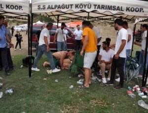 Bolu’da Yayla Bayramında Güreşçi Babasına Küfredildi, Vatandaşlar Ortaya Girdi
