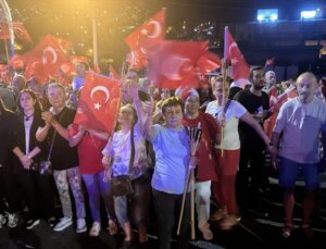 Sakarya ve etraf vilayetlerde 30 Ağustos Zafer Bayramı münasebetiyle etkinlikler yapıldı