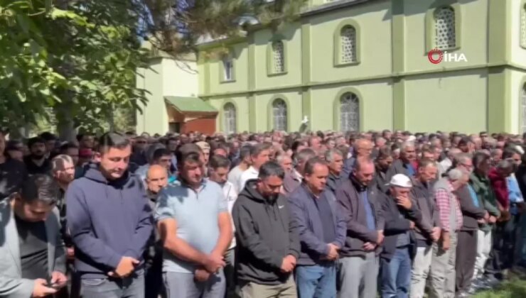 Devrilen Traktörün Altında Kalan Genç Hayatını Kaybetti
