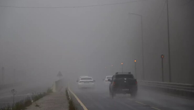 Bolu Dağı’nda Sis ve Sağanak Trafiği Etkiliyor