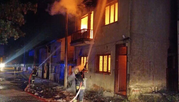 Bolu’da Kullanılmayan Ahşap Meskende Yangın Çıktı