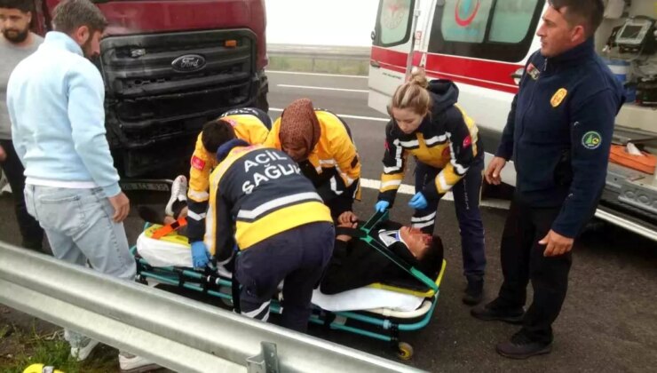 Bolu’da Otoyolda Sis Sebebiyle Tır Cip’e Çarptı: 3 Yaralı