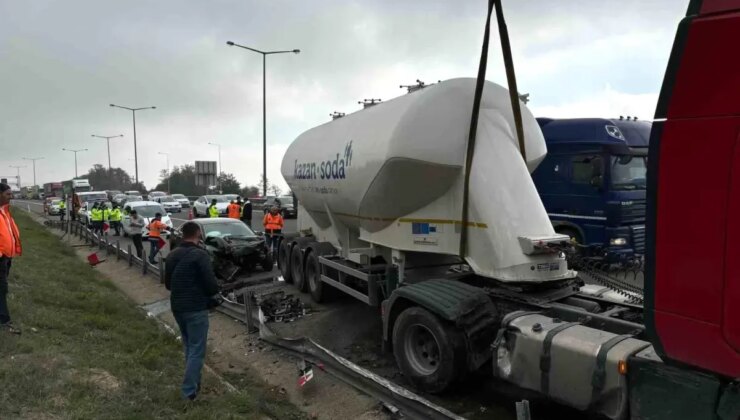 Bolu’da Soda Yüklü Tanker Kazası: 2 Yaralı