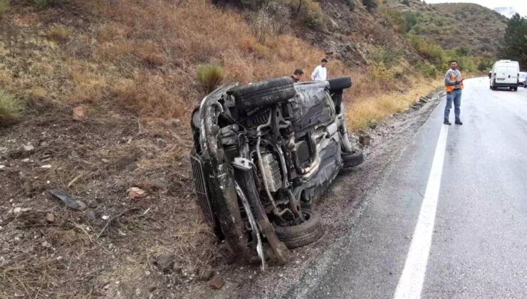 Bolu’da Yağış Nedeniyle Denetimden Çıkan Araba Yan Yattı: 1 Yaralı