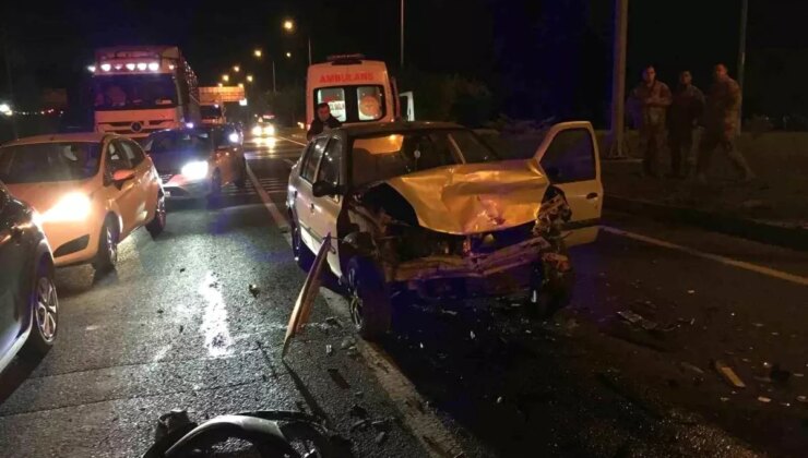 Bolu’da Zincirleme Trafik Kazası: Üç Araç Hurdaya Döndü