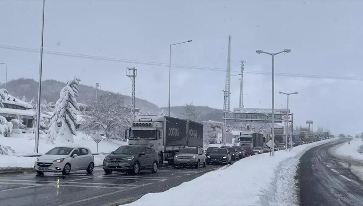 Bolu Dağı Geçişinde Ulaşım Yine Başladı