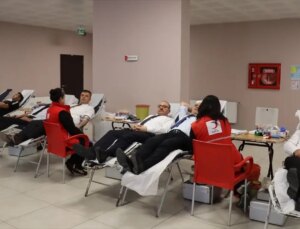 Bolu’da Kızılay Haftası Etkinliğinde Kan Bağışı Yapıldı