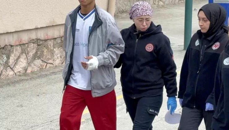 Bolu’da Okulda Bıçaklı Arbede: 12 Yaşındaki Öğrenci Yaralandı