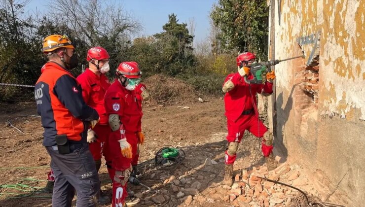 Hendek’te Sarsıntı Tatbikatı Gerçekleştirildi