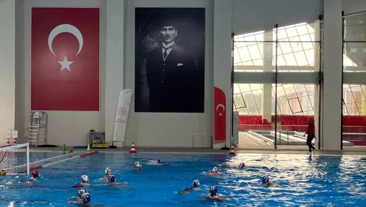 Sutopu A Bayan Ulusal Kadrosu Bolu’da Kamp Yaptı
