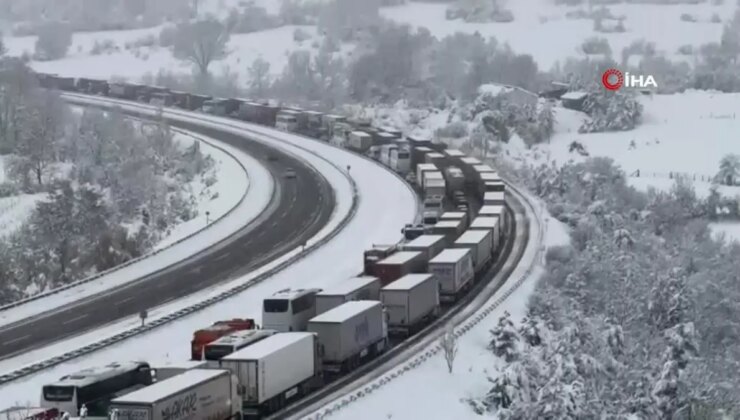TEM Otoyolu’nda Trafik Kazalarla Durma Noktası