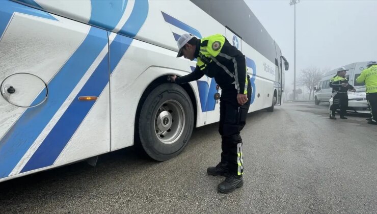 Bolu’da Ticari Araçlara Kış Lastiği Kontrolü Başlatıldı