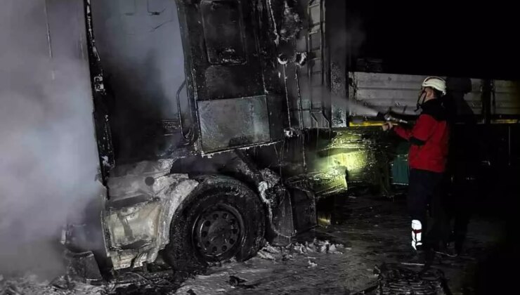 Bolu’da Tır Yangını: Kabin Kısmı Küle Döndü