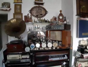 Emekli Mehmet Çavuşoğlu’nun Antika Tutkusu: Oda Sığmadı