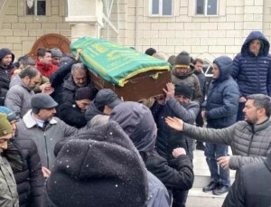 Oğlunun acısına yüreği dayanamayan anne son seyahatine uğurlandı