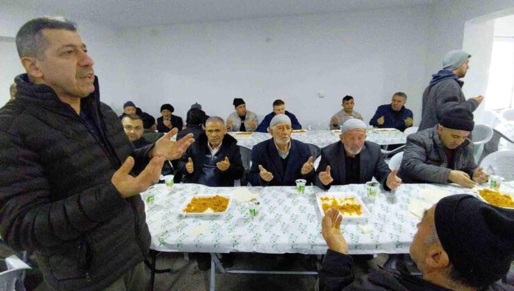 Bolu’da köy halkı klâsik bayram yemeğinde buluştu