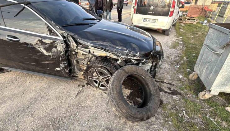 Bolu’da lüks araba ile cip çarpıştı: 4 yaralı
