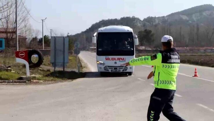 Bolu’da yolcu otobüslerine sivil jandarma kontrolü