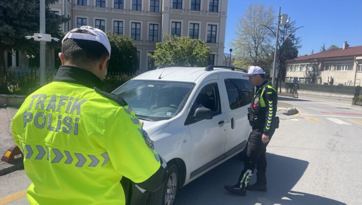 Bolu’da trafik takımlarınca kontrol gerçekleştirildi
