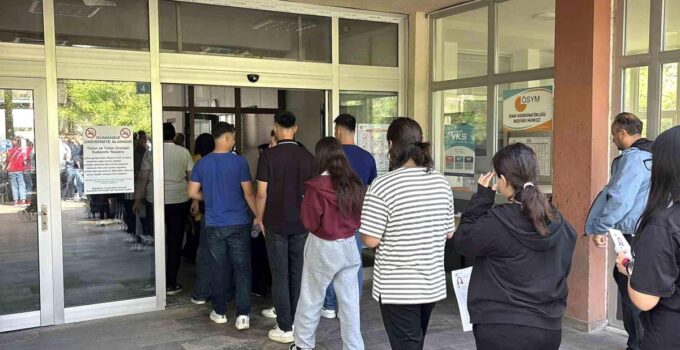 Bolu’da YKS’ye giren bir öğrenci: “Türkiye maçını izledik bütün moralimizi bozdular”