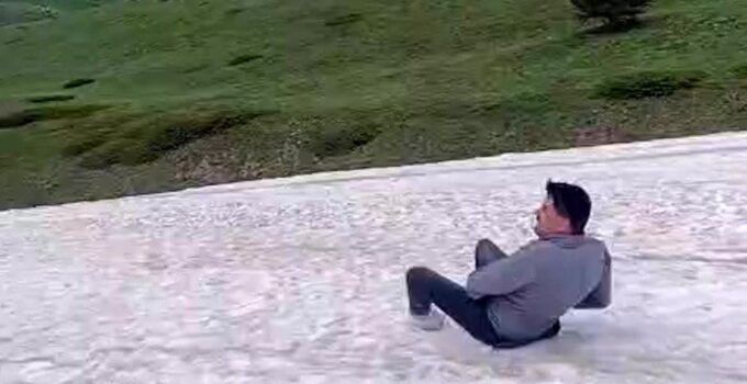 Haziran ayında kar cümbüşü görüntülendi
