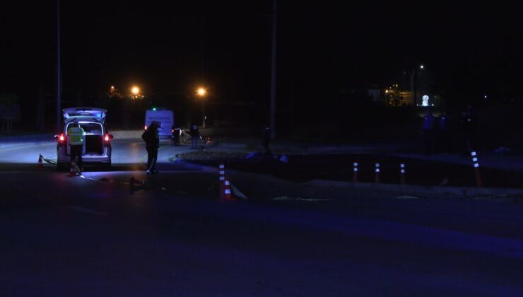 Kaldırıma çarpan motosiklet metrelerce savruldu: 1 meyyit