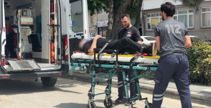 Alkollü Adam İstikrarını Kaybedip Düştü, Hastaneye Kaldırıldı