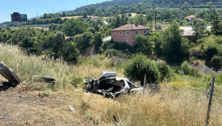 Bolu’da otoyolda araba şarampole devrildi: 1 meyyit, 3 yaralı
