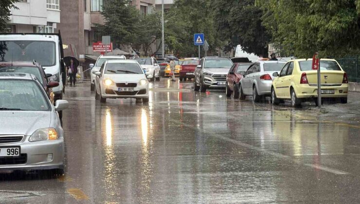 Bolu’da sağanak tesirli oldu