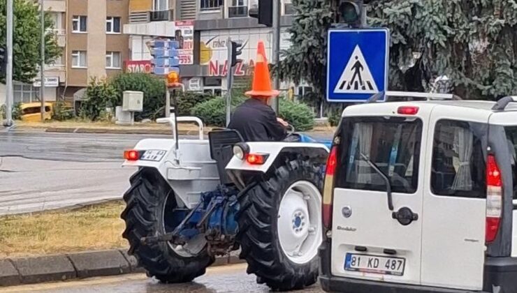 Bolu’da traktör şoförü yağmurdan dubayla korundu