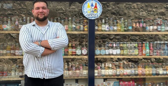 Gazoz tutkusu mesleğe dönüştü: 100 çeşit yerli gazoz
