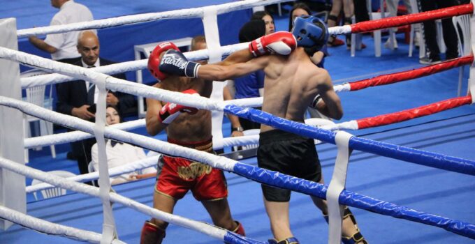 Kick Boks Ulusal Grup seçmelerinde bayan sportmen ringde kötüleşti