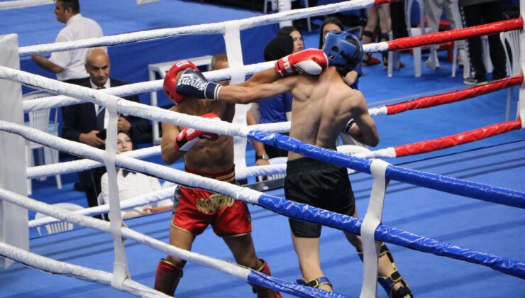 Kick Boks Ulusal Grup seçmelerinde bayan sportmen ringde kötüleşti