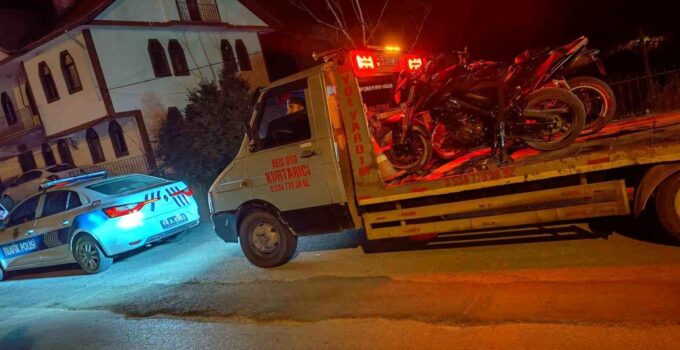 Mudurnu’da kural tanımaz motosikletlilere geçit yok: 2 araç trafikten men edildi