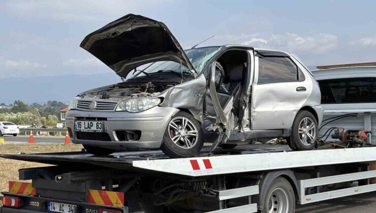 Bolu’da hafif ticari araç ile araba çarpıştı: 6 yaralı